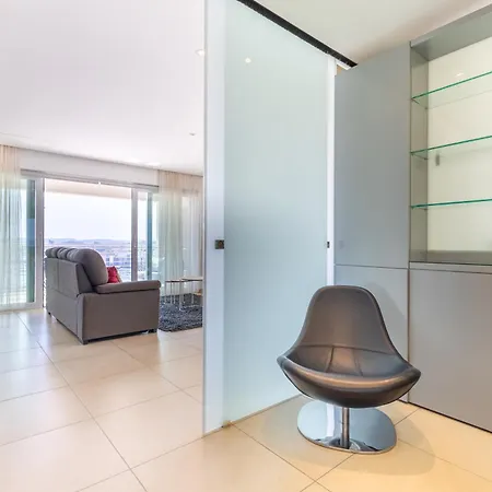 16th Floor With Pool & 180 Sea Views By Quicktrips *