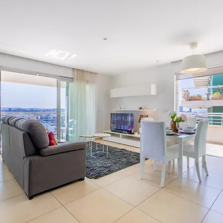 16th Floor With Pool & 180 Sea Views By Quicktrips Apartment *