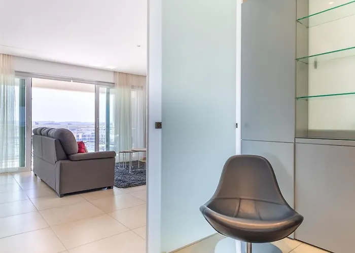 16th Floor With Pool & 180 Sea Views By Quicktrips *